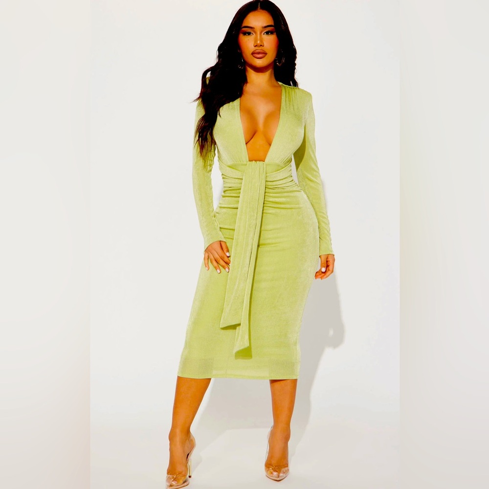 NWT Fashion Nova Green Long Sleeve Plunge Dress Sz Small